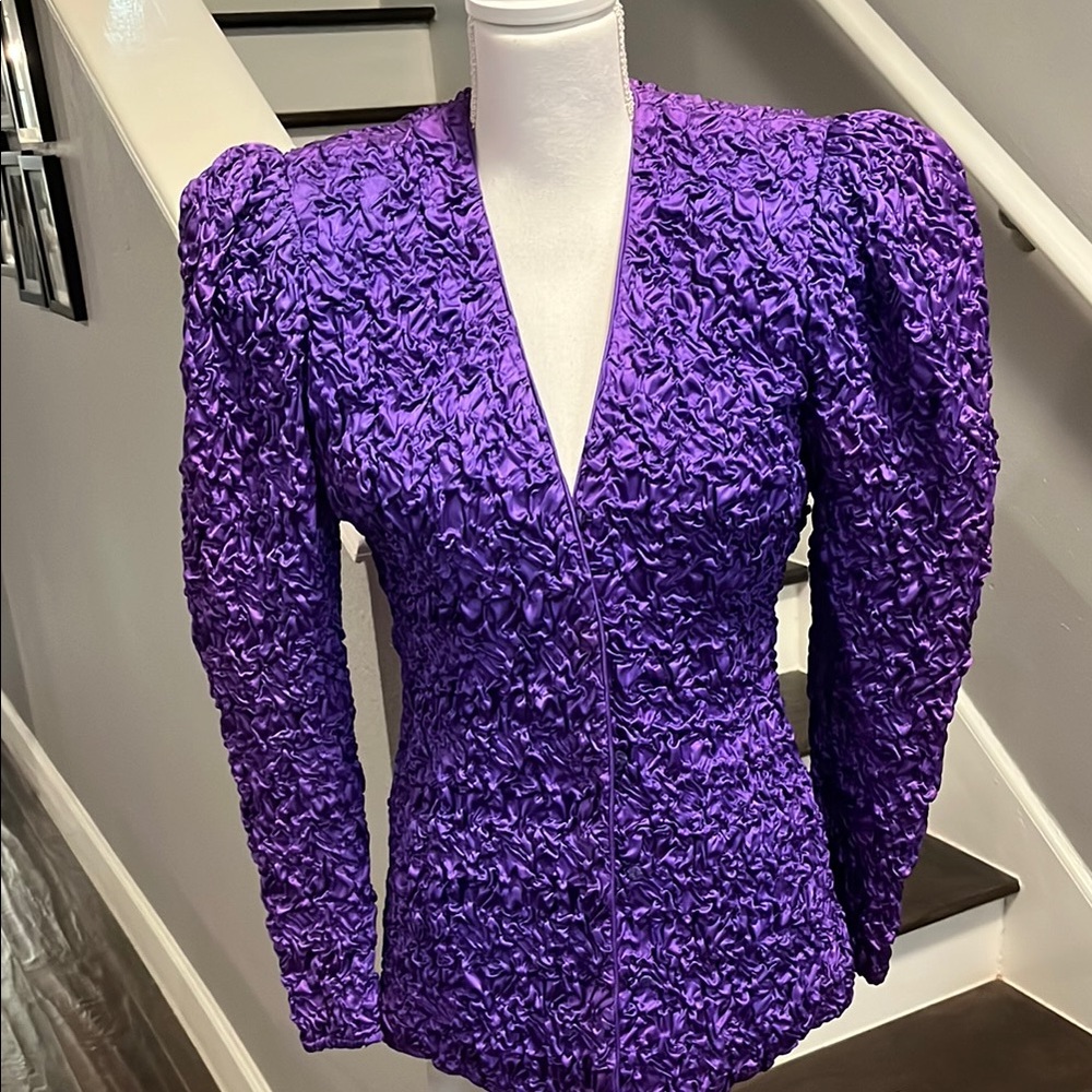 Vintage Farinae Collections beautiful Purple Jacket. The material is incredible.